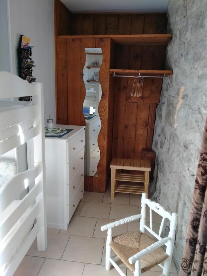 Bed and Breakfast Au Coeur Du Caylar Le Caylar Esterno foto