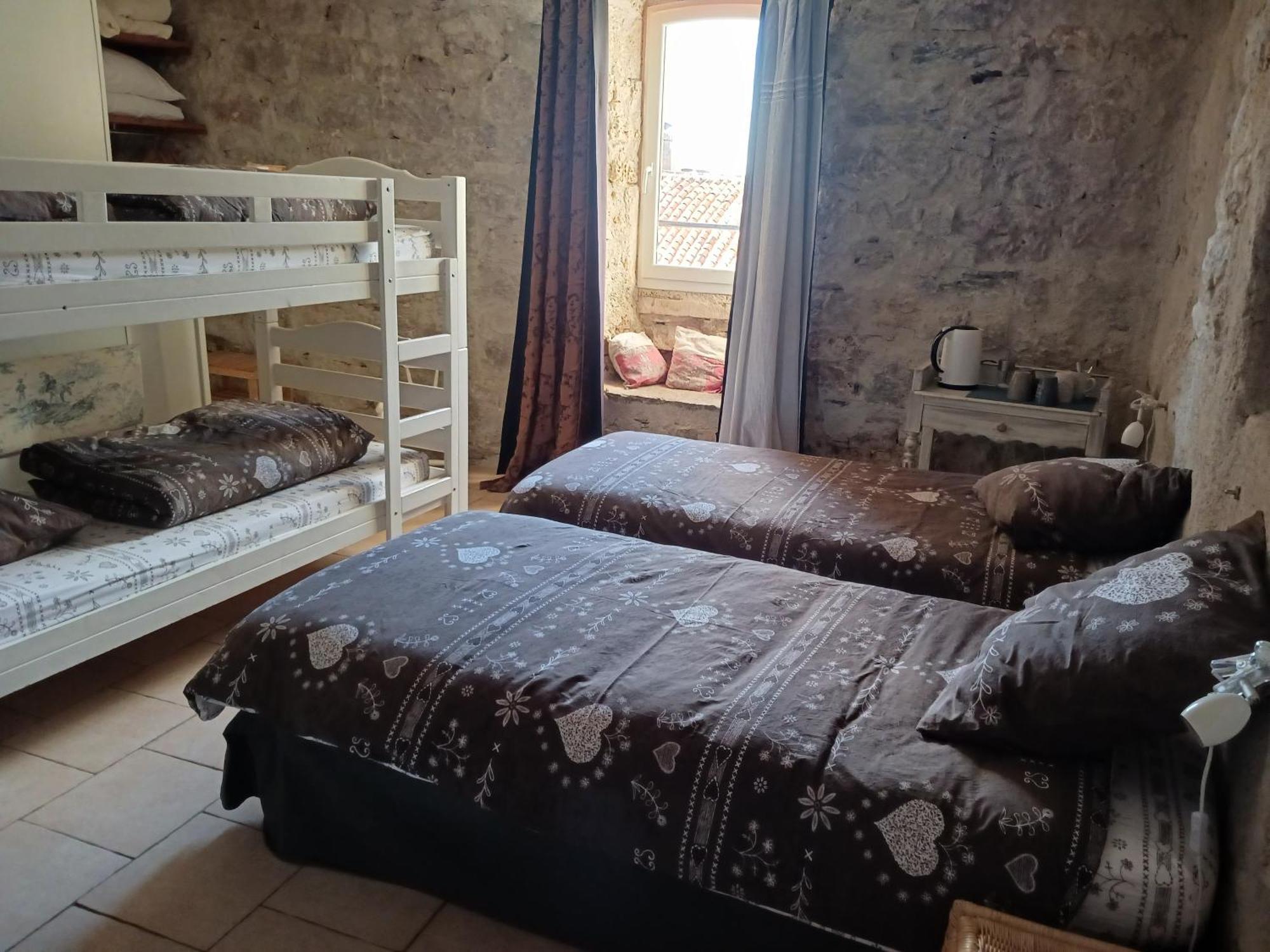 Bed and Breakfast Au Coeur Du Caylar Le Caylar Esterno foto